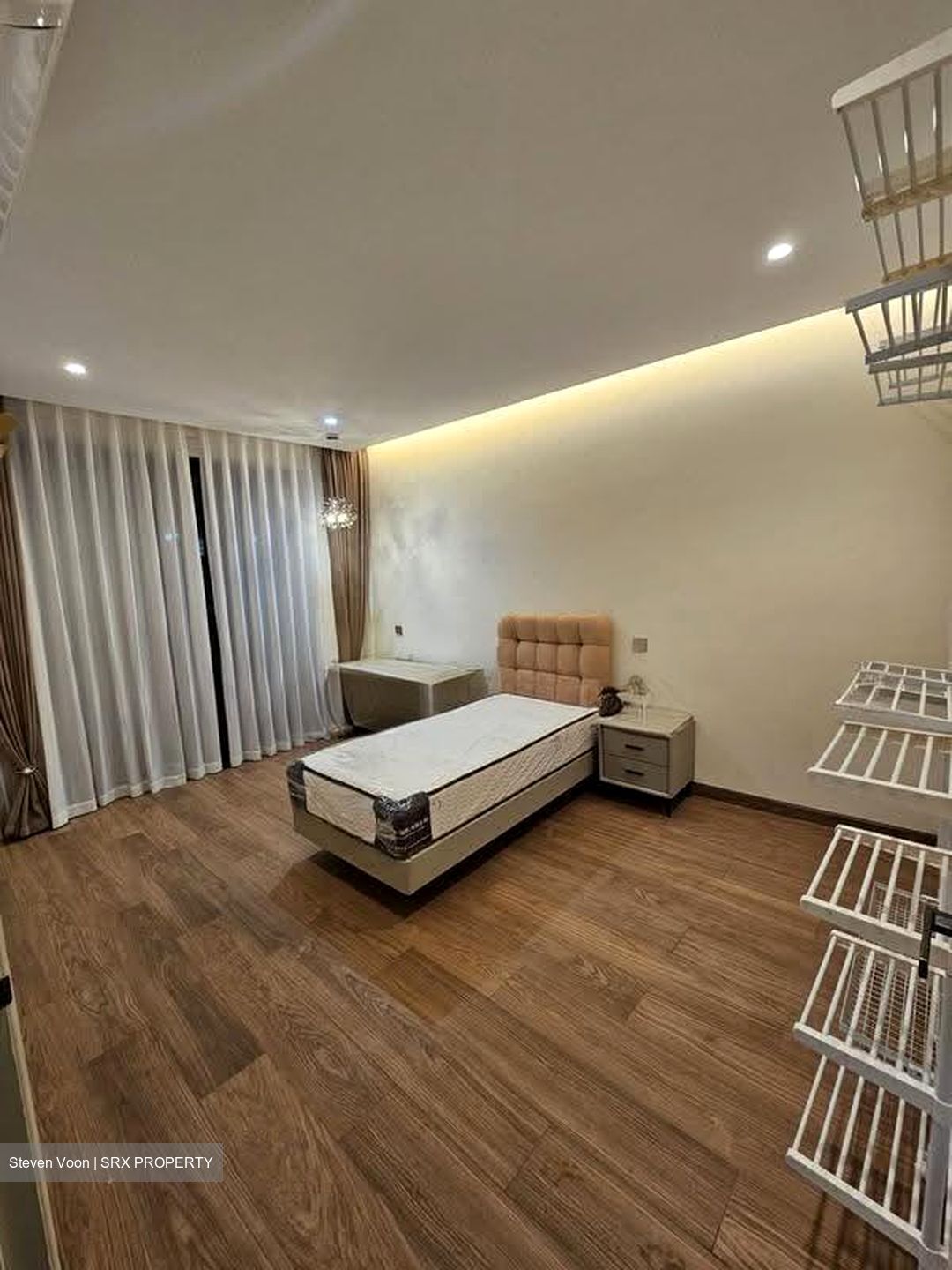 Aroozoo Lane (D19), Terrace #628968061